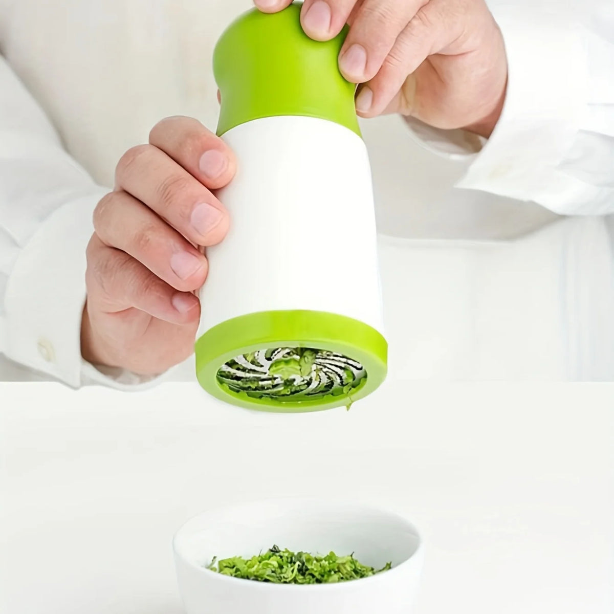 Manual Herb Grinder Spice Mill Parsley Shredder Vegetable Cutter Coriander Mincer Chili and Cilantro Kitchen Tool Gadget